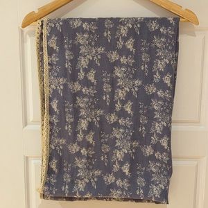 🌿2/$15🌿 Floral infinity scarf with lace trim